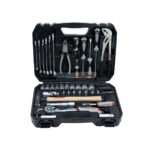 Caisse à douille CROWN 56 pièces ouverte avec outils complets.